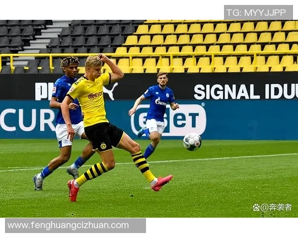 英超经典对决巴萨与曼城战成平局神奇扑救成焦点引发全场热议